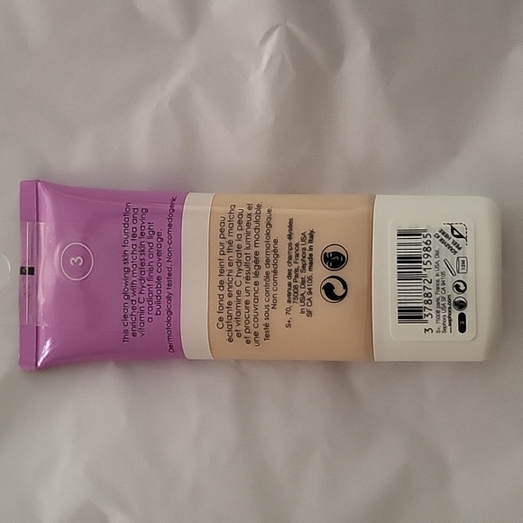 Sephora #3 Sclean glowing skin foundation  New - Picture 2 of 2